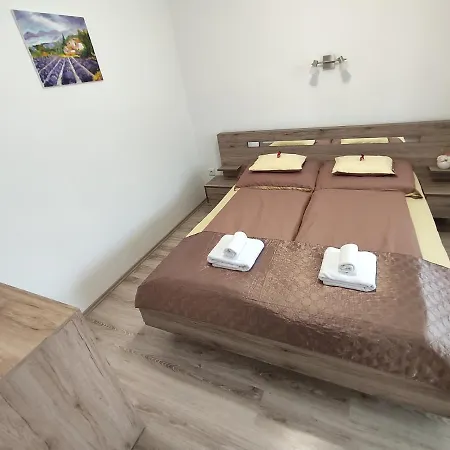 Hatvan Corner Apartment